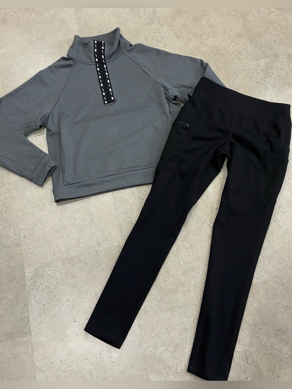 Womens NIKE/CARHARTT Sweatshirt & Leggings, sz XS